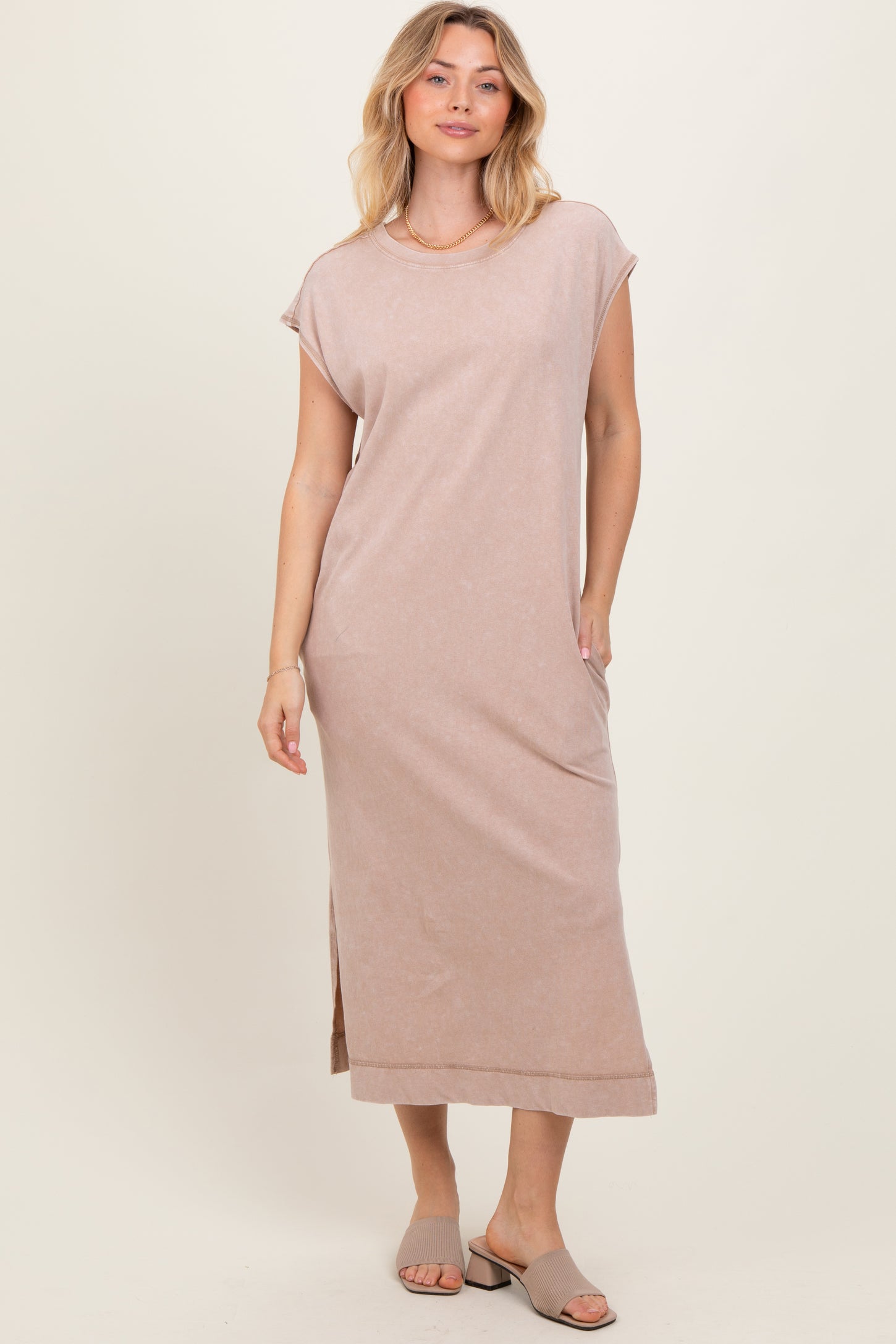 Taupe Casual Sleeveless Pocketed Maternity Midi Dress