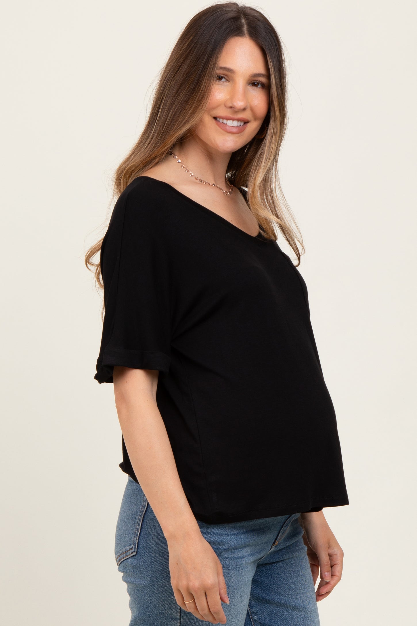 Black Oversized V-Neck Front Pocket Maternity T-Shirt