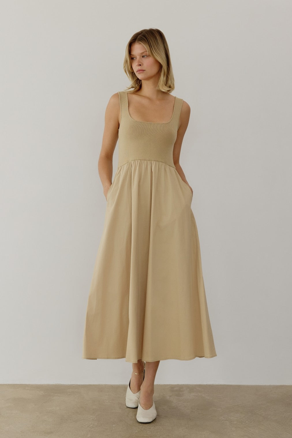 Light Camel Contrast Knit Poplin Sleeveless Maternity Midi Dress