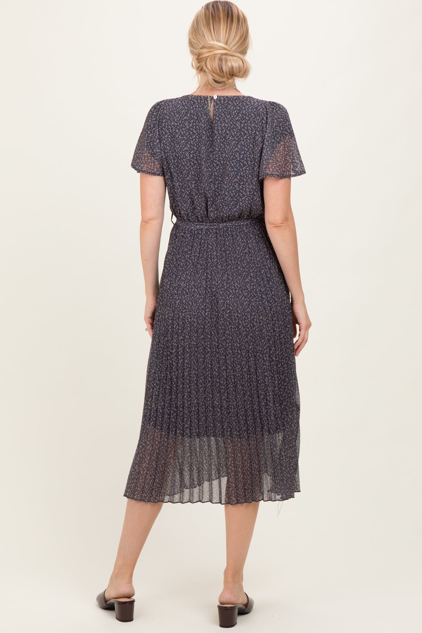 Grey Leaf Print Pleated Midi Dress