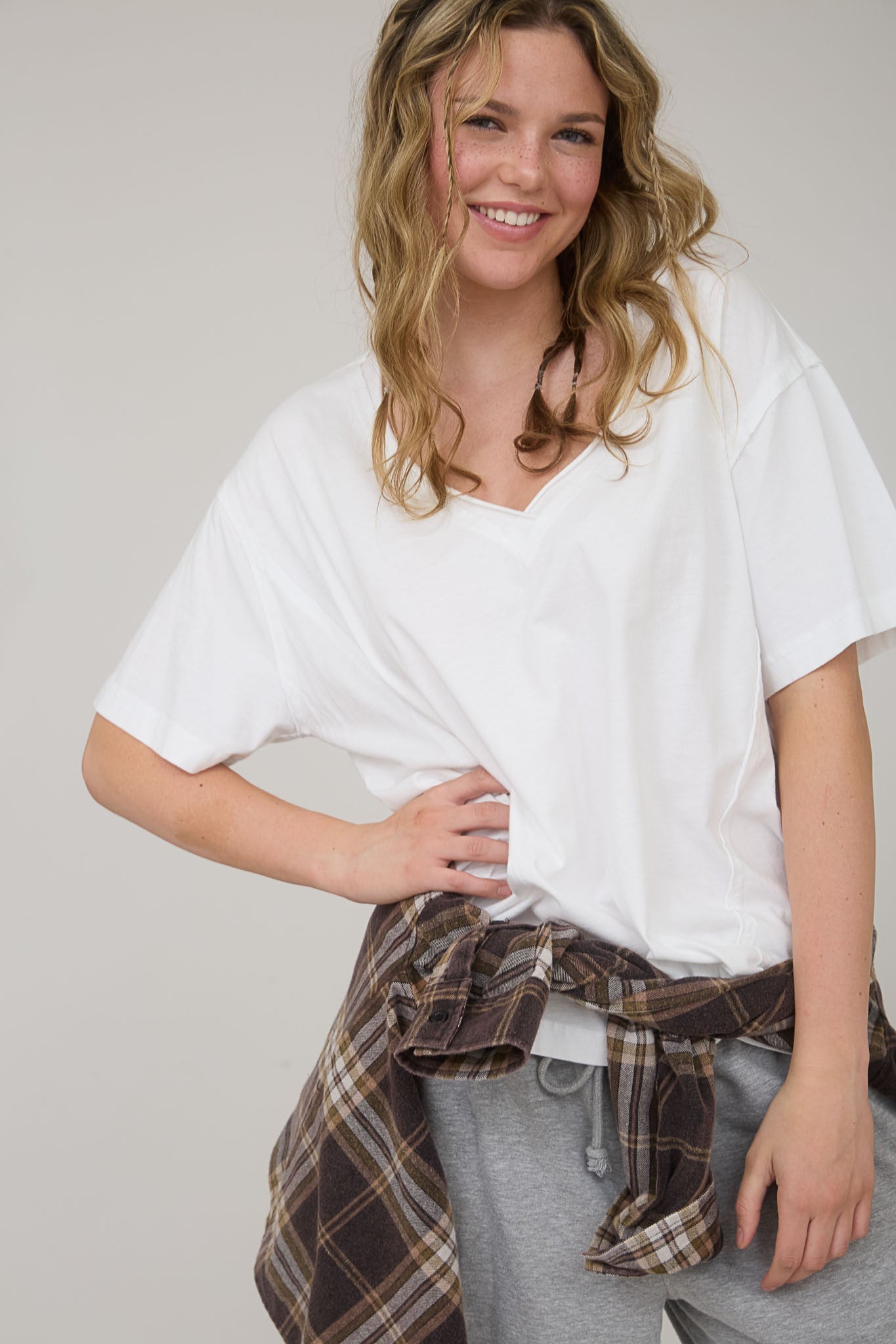 White Raw Edge V-Neck Short Sleeve Maternity T-Shirt