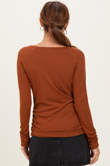 Rust Solid Ribbed Ruched Long Sleeve Top