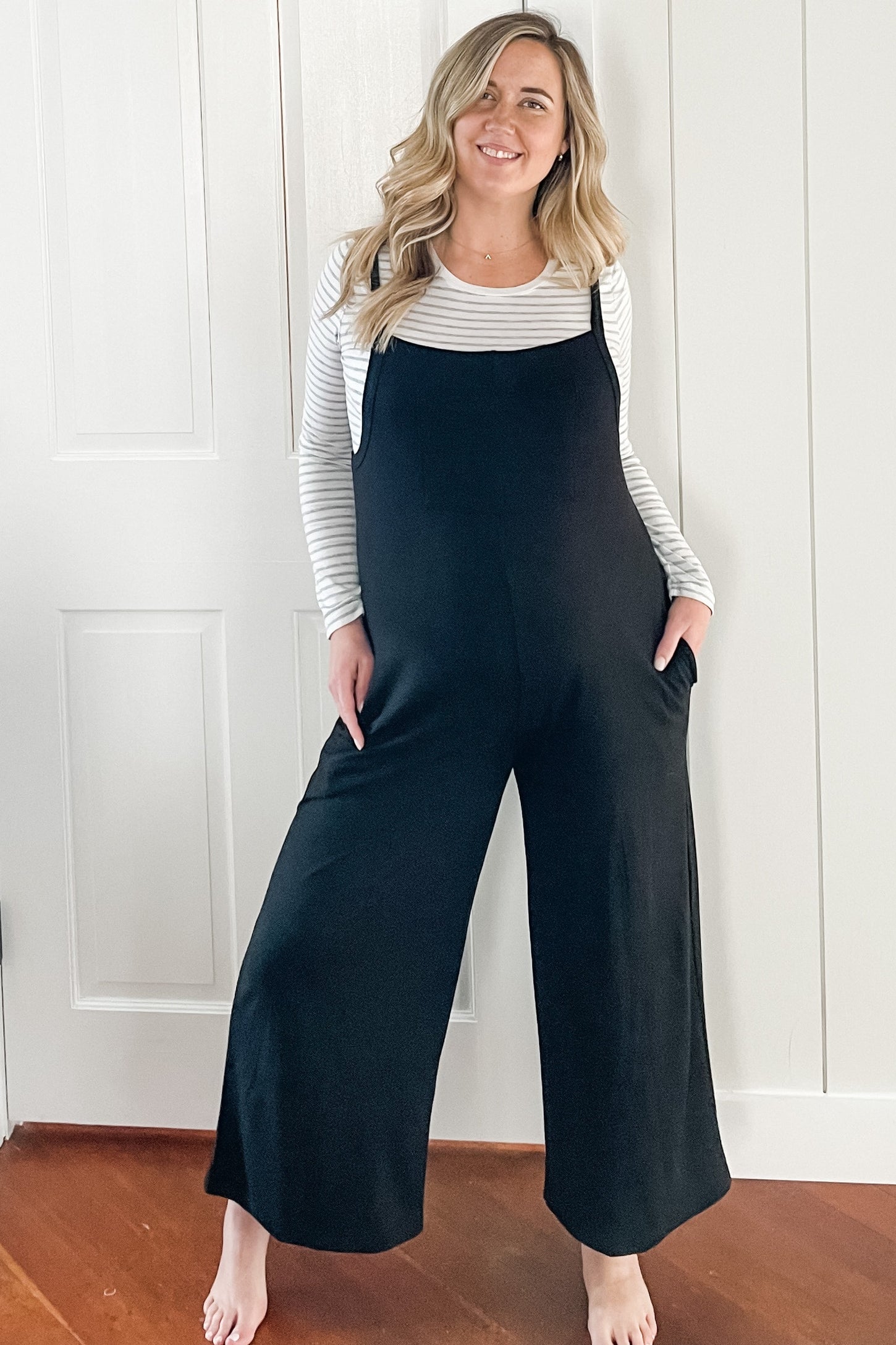 Black Sleeveless Pocketed Wide Leg Maternity Jumpsuit