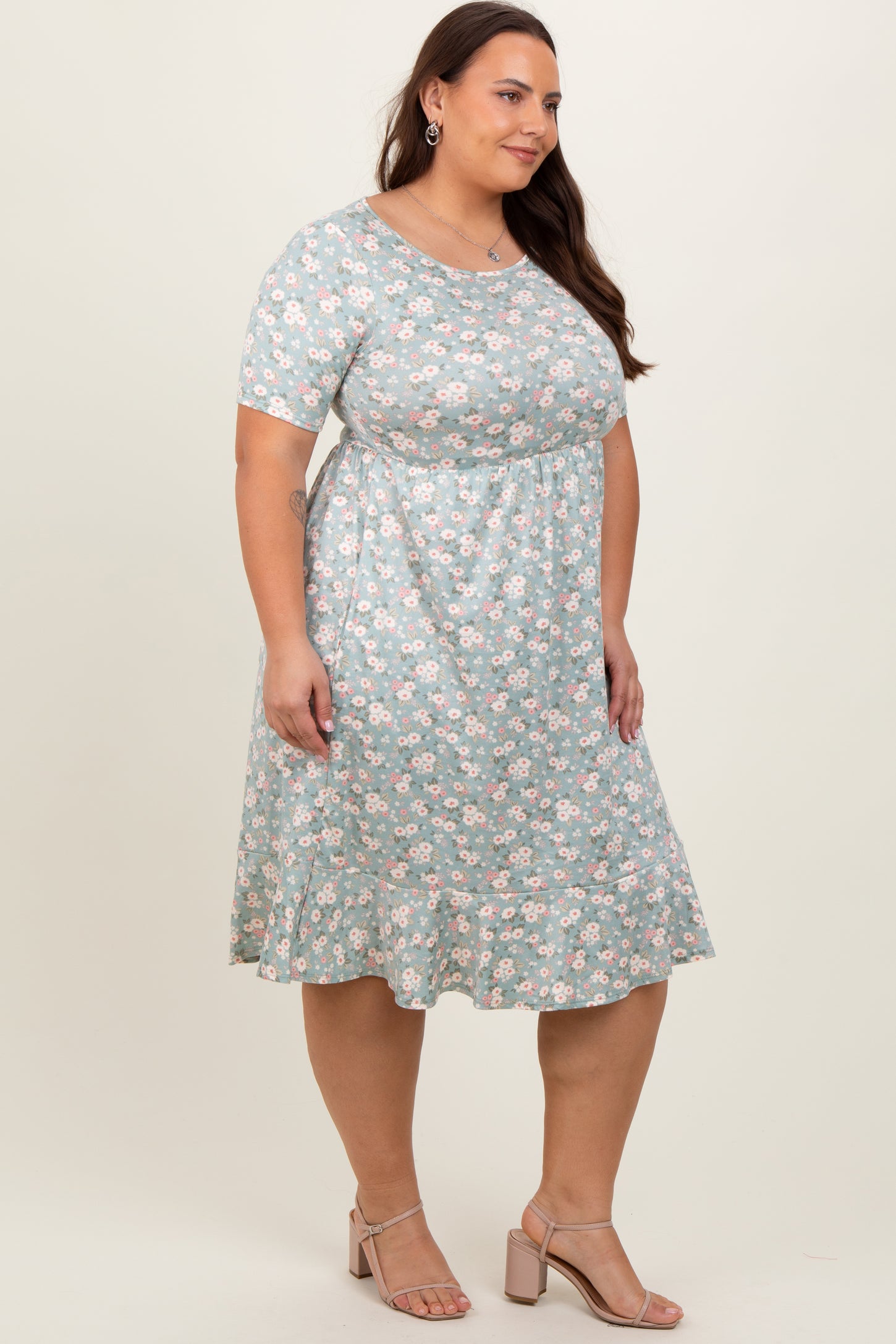 Light Olive Floral Knit Short Sleeve Plus Dress